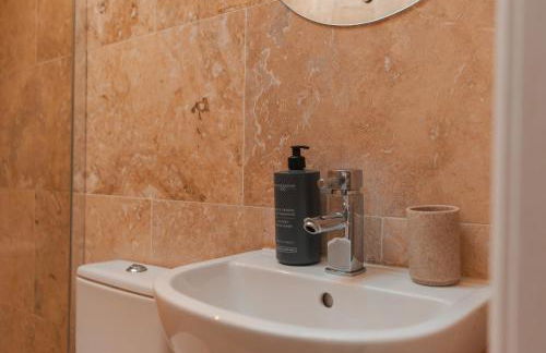 Bridge Apartment - Photo 14