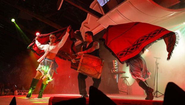 Cena con espectáculo folclórico - Foto 2