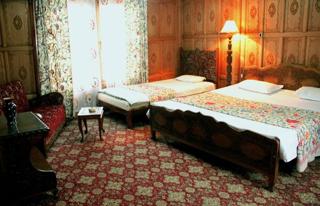 Golden Flower Heritage Houseboat - Foto 4