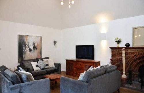 NEW - Beautiful, spacious Beechwood Lodge with lovely gardens - Photo 23