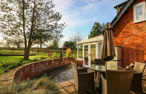 South Lodge - Photo 26