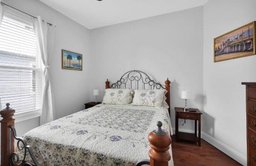 Hot tub- 80's Arcade- Pool table- Historic Downtown- 7 car parking - Foto 49