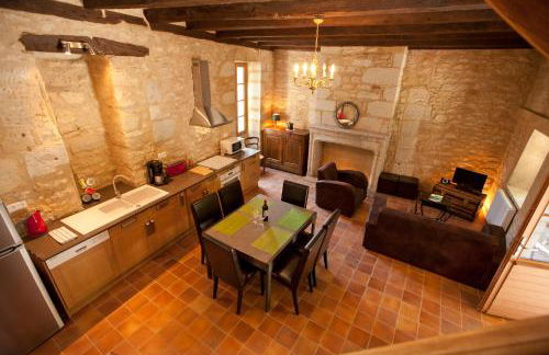 Au coeur de Beynac, superbe maison du XIVe siècle avec jardin panoramique - Foto 2