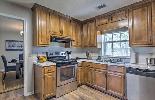 Lawrenceville Home Close to Parks and Dining! - Foto 8