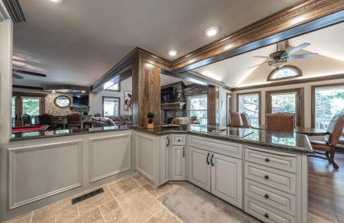 Lux Western Cabin Pool Table Ping Pong Vibes - Foto 20