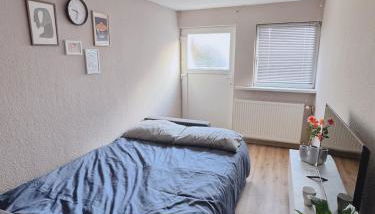 Near Messe, Airport, City Center with Private Garden and Parking - Foto 5