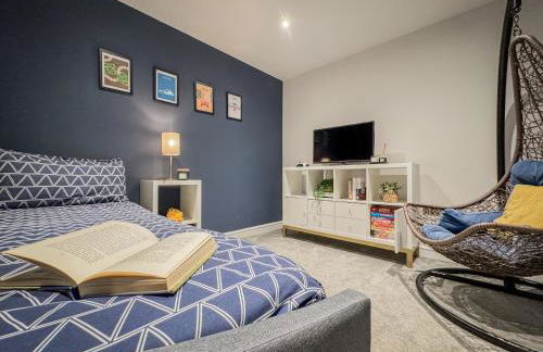 Converted Welsh Sunday School with Sea View & Garden on Anglesey - Dog Friendly - Photo 7