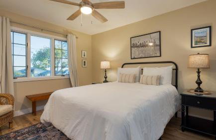 Coastal Retreat with Hot Tub Ocean Views Backyard Fun Newport Oasis by AvantStay - Foto 21