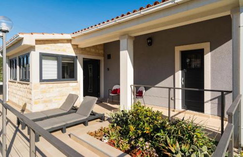 1 Bedroom Beautiful Home In Dol Postira - Foto 11