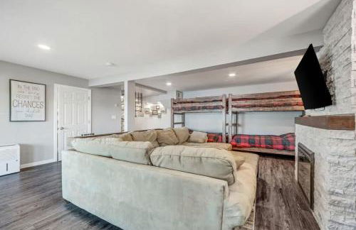 Hermit Lake Escape Family Fun - Beachfront BBQ - Foto 27