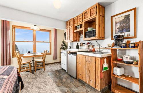 The Inn On Gitche Gumee - The Wolves Den - Foto 1