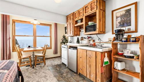 The Inn On Gitche Gumee - The Wolves Den - Foto 1