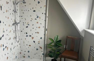 Trowel and Hammer Flat 1 - Foto 5