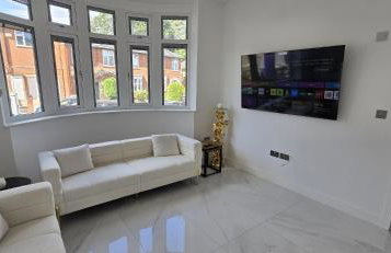 SAV Stays 5 Bedroom Large Family home Birstall, Leicester - Foto 17