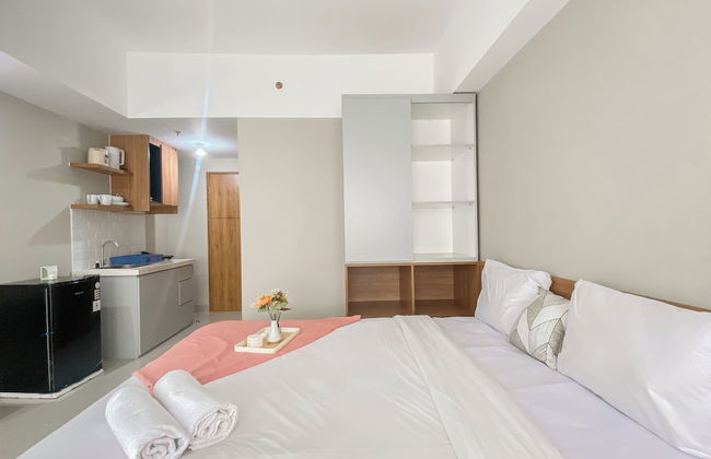 Modern Look Studio Apartment at LRT City Jatibening - Photo 2