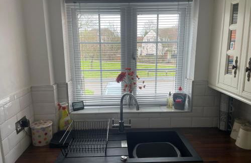 River House 2BR 1 bathroom downstairs toilet Parking St Neots Town Centre - Foto 42