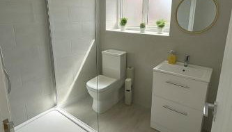 Kehoe's Pad Near Etihad Stadium & Coop Live Arena Sleeps 4 - Foto 4, Shower