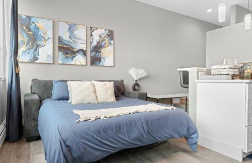 1BR • City Views • Queen + SofaBed • WiFi & 2 TVs - Photo 11