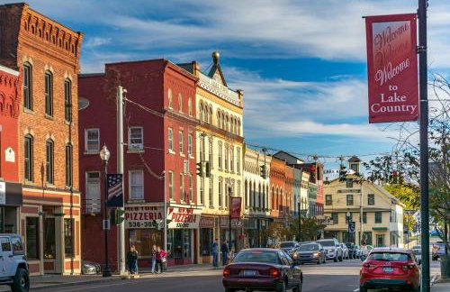 It's A Wonderful Life - Main St Penn Yan - Walk to Shops & Dining - Hot Tub - Pets OK - Seneca & Keuka Lake - Foto 14