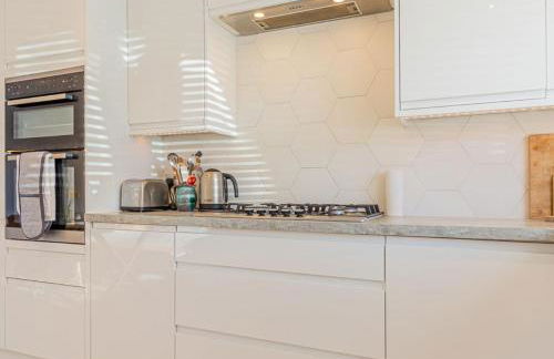 Modern 2 BD w/ Garden in the Heart of Tetbury! - Foto 22