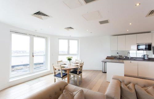 2 Bed 2 Bath Penthouse With Amazing Views with Free Parking - Foto 8