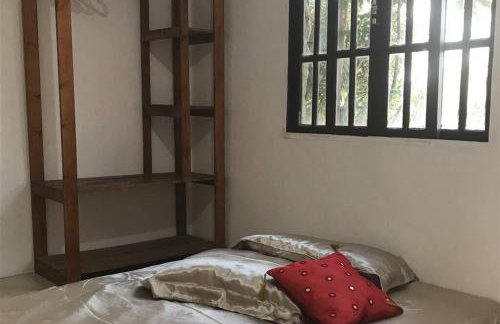 CASA SURYA, Piscina Fantástica, Churrasqueira, Completa, 18 HÓSPEDES na REGIÃO DOS LAGOS - Casa de Campo - Foto 25