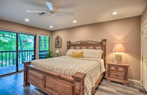 Beaver Lake Retreat with Deck and Private Hot Tub - Foto 25