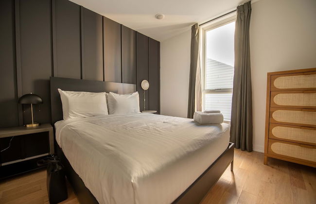 Sosuite NEW 2BR Apt w W D Split Level - Foto 2