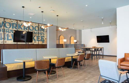 Deer District Studio Apt - One Block from Fiserv and Baird - Foto 18