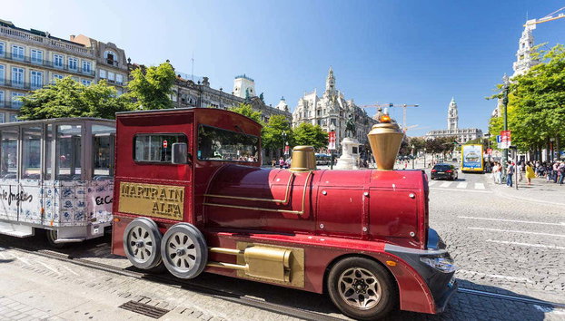 Visita a la bodega Real Companhia Velha + Tren turístico - Foto 2, Tren turístico por Oporto