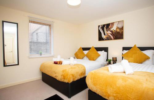 Contemporary 2BR Retreat - Fast WiFi, Smart TV & Steps from Station! - Foto 15
