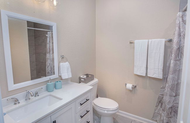 Beautiful Fenced 3BR 2BA Near Exciting Downtown - Foto 16