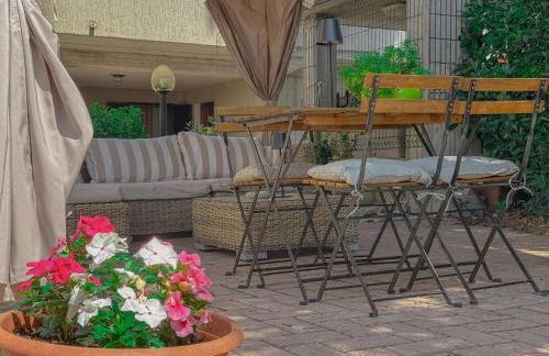 Ampia Casa con Giardino by Host Hero - Photo 4