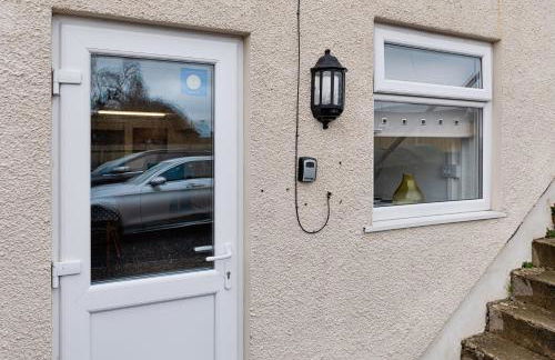 1 Bed Home - Parking - Great for Contractors - Foto 17