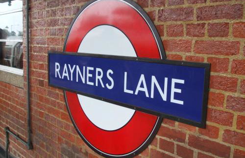 Modern Studio in Rayners Lane Pinner Harrow near wembley Greater London - Photo 10