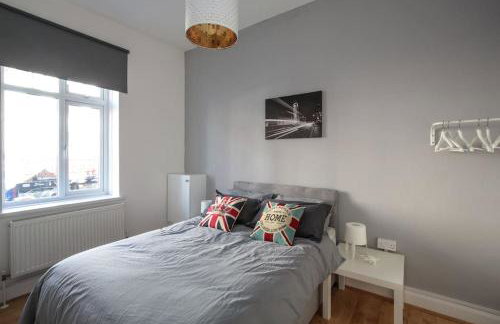 Large Modern Spacious House 6 Bedrooms 5 Bathrooms - Foto 47