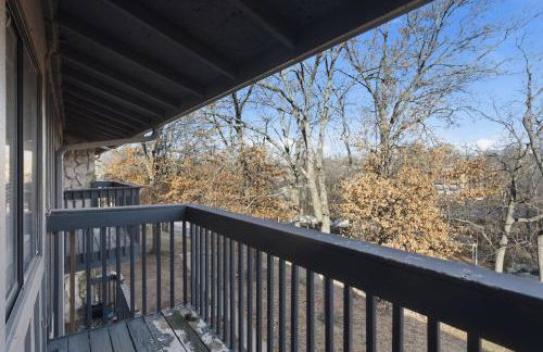 Cozy, modern apartment with bright interiors - Photo 9