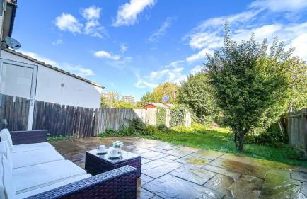 Fully Furnished New Malden 3BDR Home with Parking Washer Dryer and Garden near Kingston - Foto 12