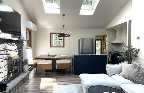 Romantic Mountainside Cozy Cabin Poconos - Foto 3