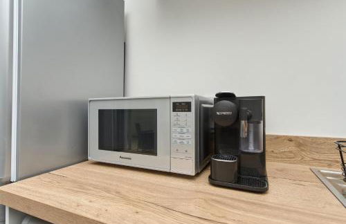 Bonchurch Court - A Stylish 3 Bed Apartment- Nr Ventnor with Large Outside Terrace & Parking - Dog Friendly - The Perfect Choice For Couples, Friends & Families - 5 Mins To Beach - Managed By Greenstay Serviced Accommodation - Foto 18