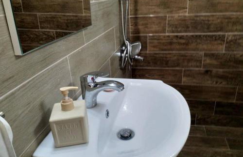 Vivian Philoxenia - Foto 25