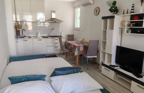 Guest House Oscar near the Sea and river - Photo 5