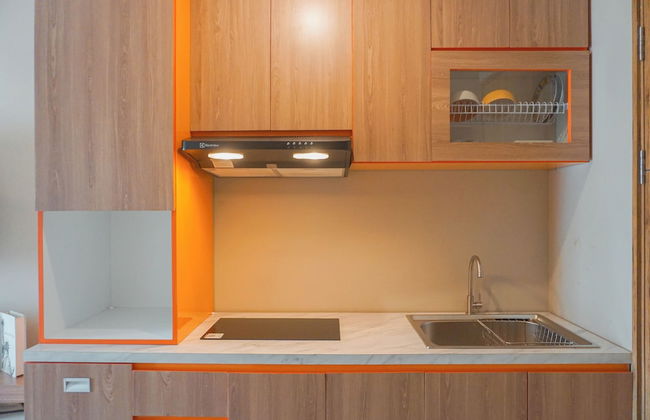 Cozy Studio Apartment At LRT City Jatibening - Foto 10