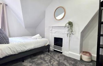 Claude Road Apartments by Switchback Stays - Photo 30