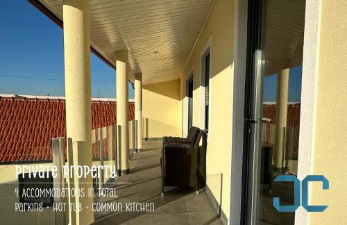 Arada Property - 4 Houses in 1 Private Property, Free Parking and Hot Tub - Foto 41