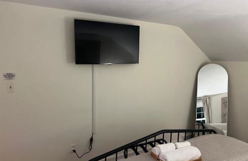 5-star Renovated 3BR Home & Backyard Deck near SU & Hospitals - Foto 7