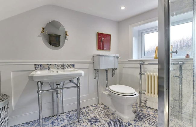 Host Stay Peacock House - Photo 8