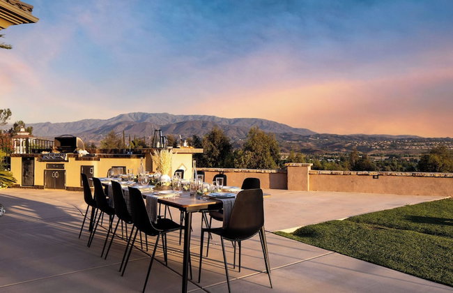 Sangiovese By Avantstay Spectacular Estate w/ Pool, Hot Tub & Putting Green - Photo 41