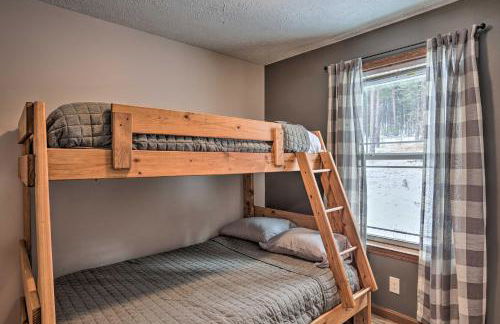 Idyllic Sturgis Home with Fire Pit and Large Deck! - Foto 18