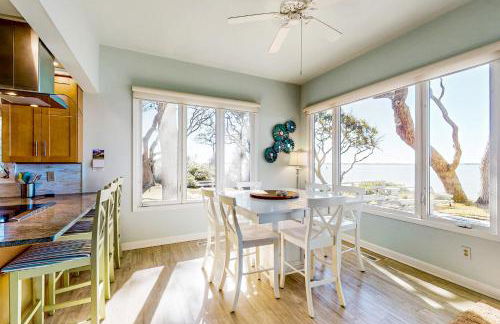 Three dog-friendly, waterfront cottages with full kitchens & private beach - Foto 8